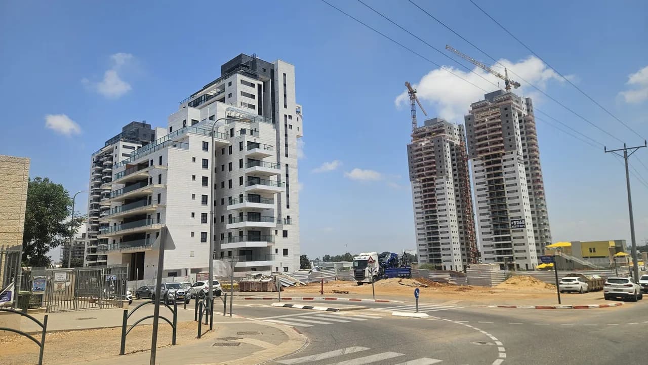 מגדלי מגורים חדשים ובנייה חדשה ברמת חן, נתניה מגדלי מגורים חדשים ובנייה חדשה ברמת חן, נתניה